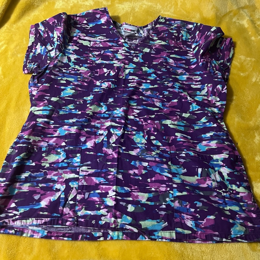 Women’s scrub top